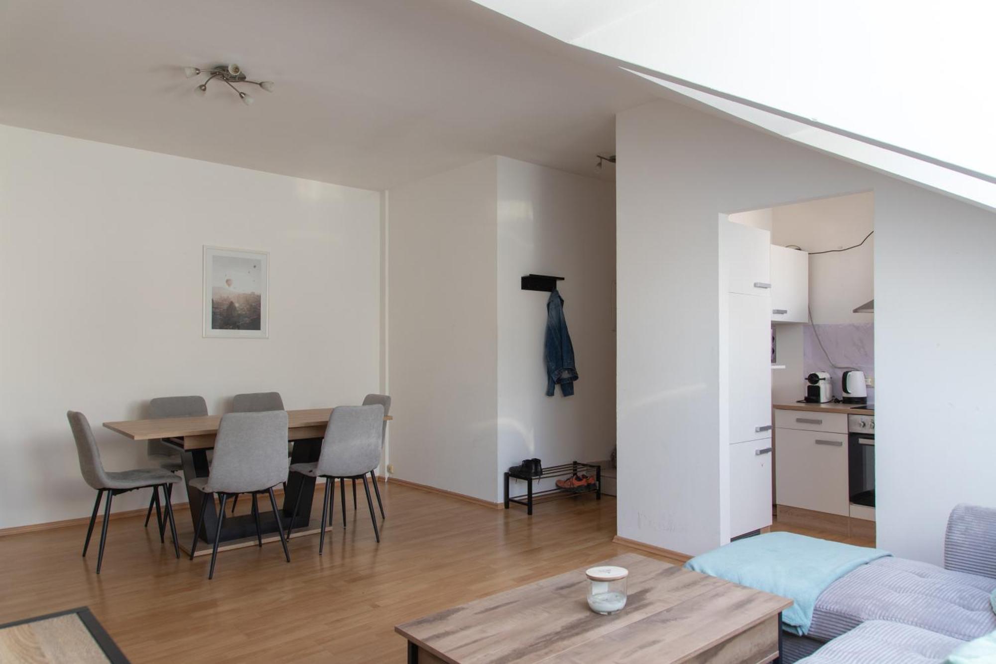 Schoene Wohnung Mit Parkplatz Im Zentrum Von Linz Exterior foto